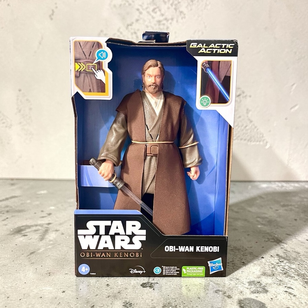 New Star Wars Obi_wan Kenobi Galactic Action Figure Talking Light Up Lightsaber